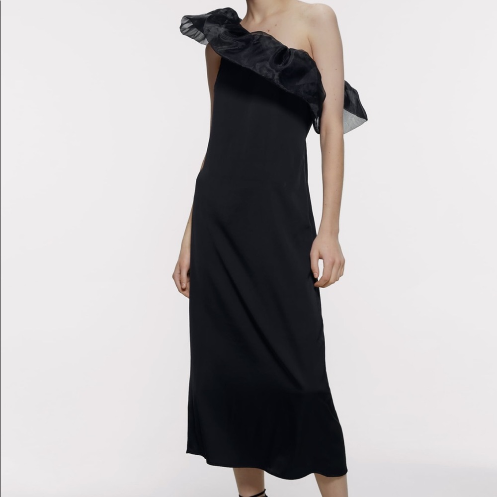 🆕 Organza Ruffle Dress - Picture 5 of 8